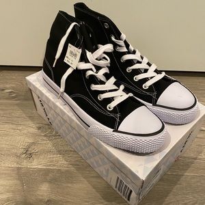 Airwalk women’s legacee high tops